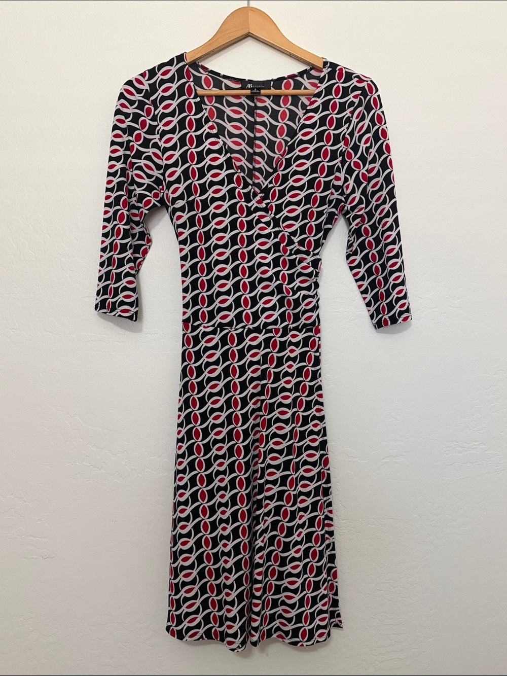 AB Studio Black & Red Geometric Print V-Neck Dress with belt